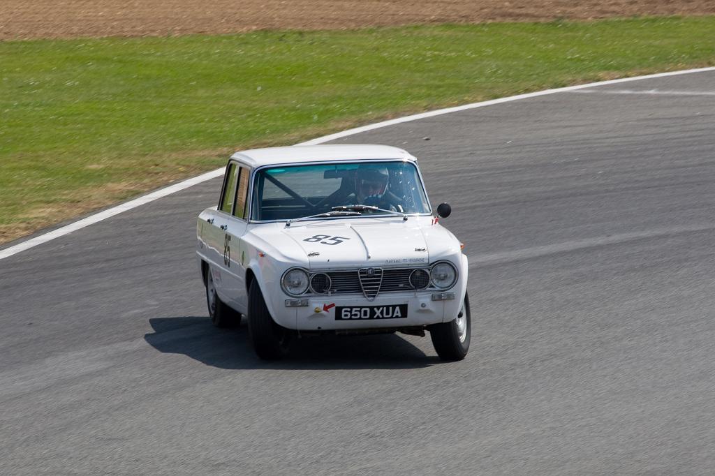 IMAGE: http://www.kentt.f2s.com/Silverstone%20Classics/album/slides/7H2Q2458_1-69.jpg