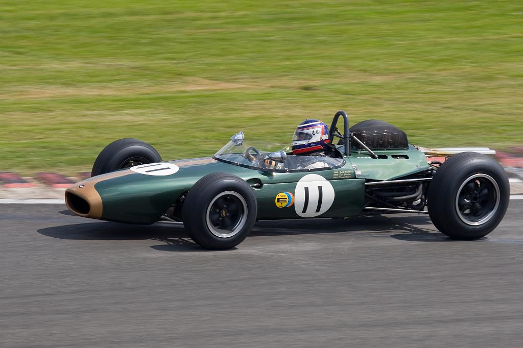 IMAGE: http://www.kentt.f2s.com/Silverstone%20Classics/album/slides/7H2Q2484_1-90.jpg